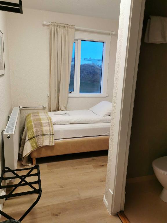 Single – Private Bathroom @ The Stykkishólmur Inn