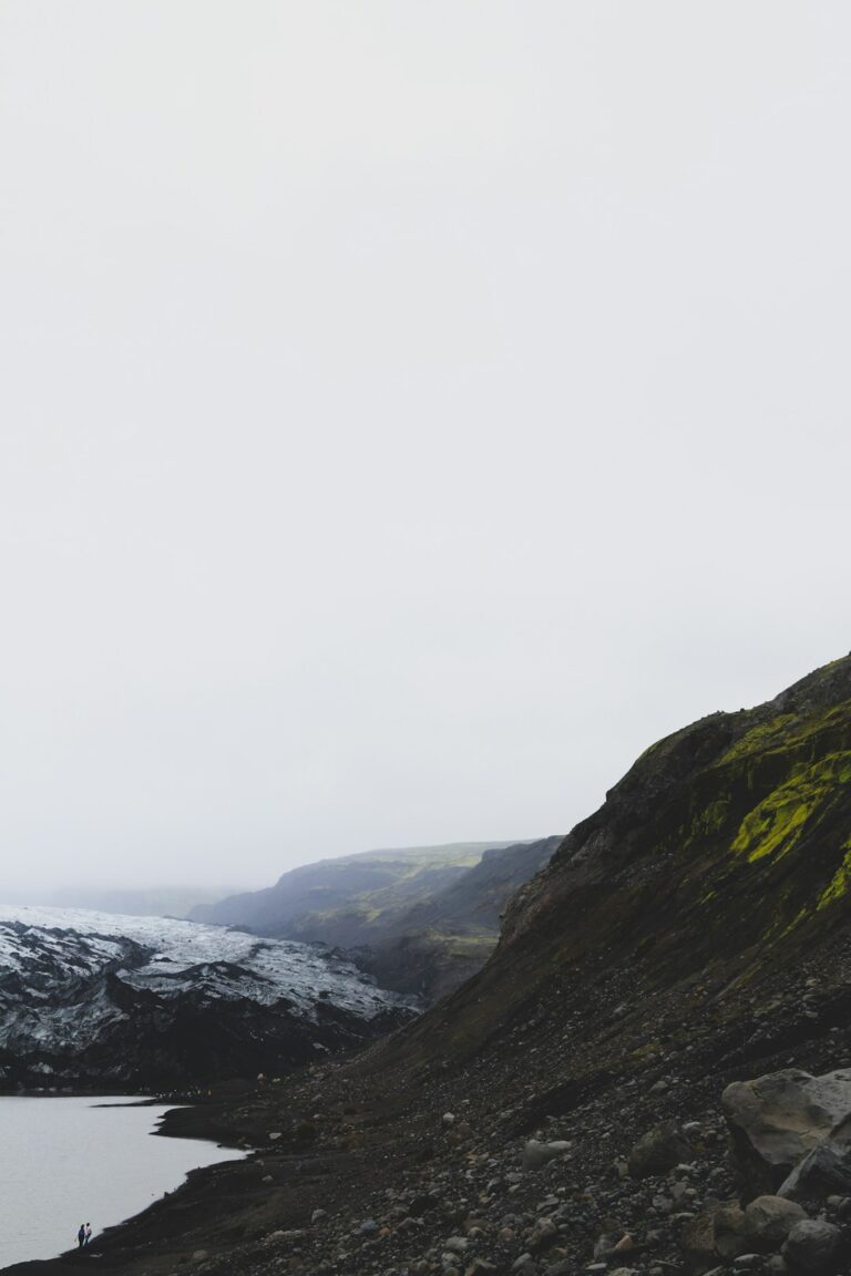 March 18, 2026: Crisp –1 °C Morning with 71% Cloud Cover in Stykkishólmur