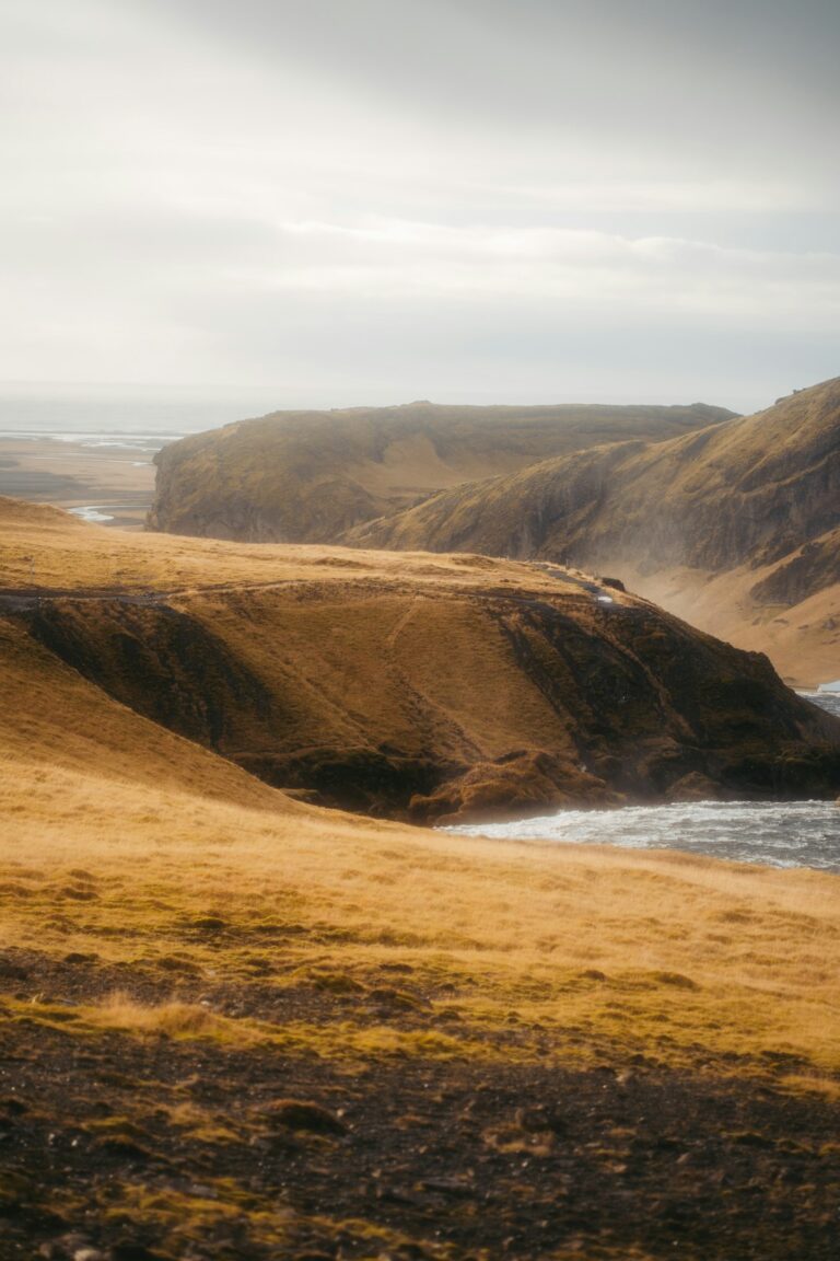 Monday, 23 March 2026: Frosty –3.4 °C and Overcast Skies in Hvítá, West Iceland
