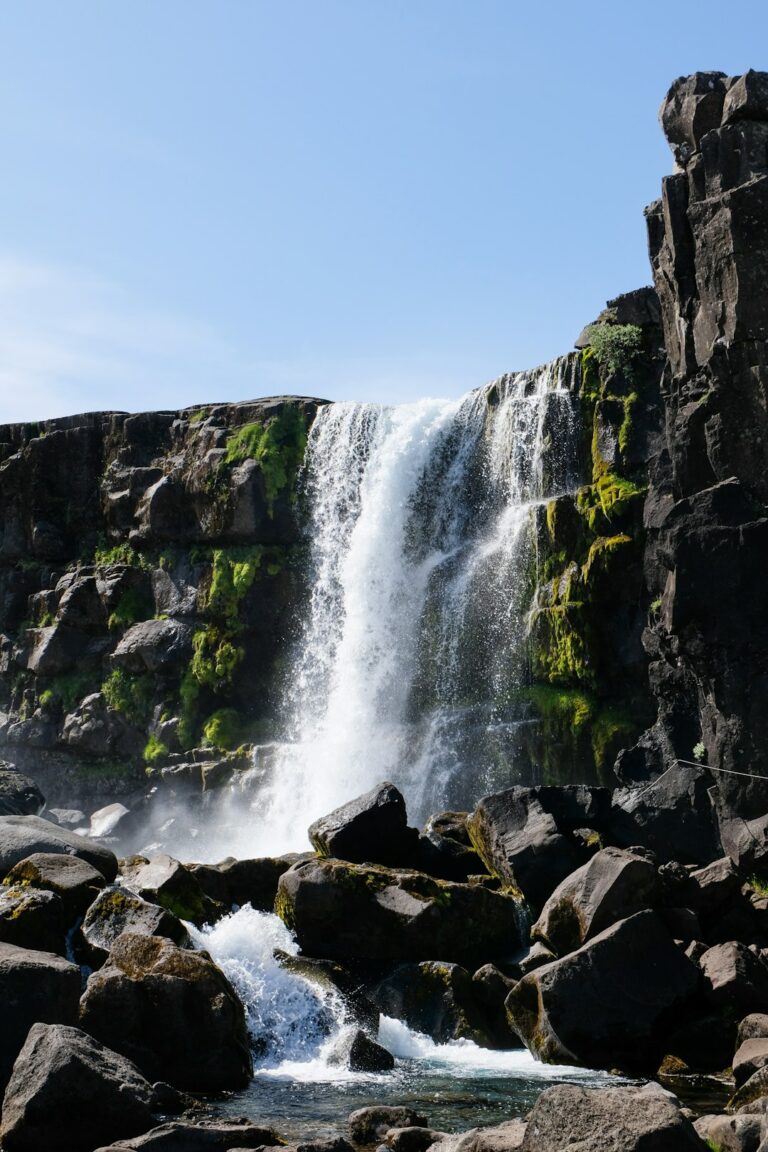 March 16, 2026 – Ísafjörður Wakes Up to –2 °C, Light Snow Showers and Brisk 33 km/h Winds