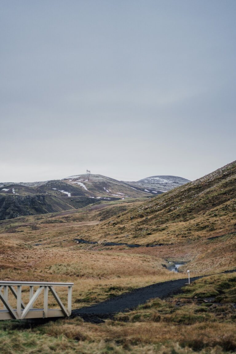 Wednesday, April 22, 2026 — Overcast and Cool at 4.2 °C with Light Winds in Hvítá, West Iceland