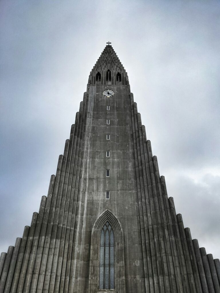 April 19, 2026 – Hvítá Welcomes a Crisp 1.5 °C, Overcast Spring Evening