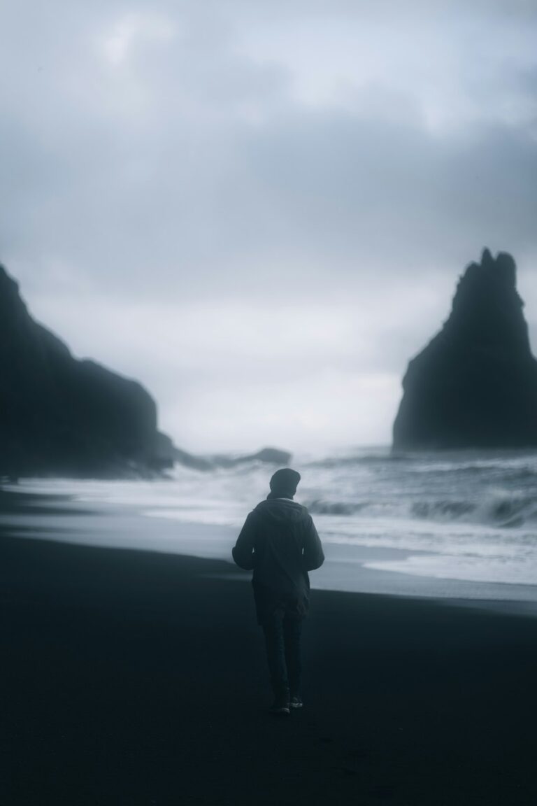 Friday, 24 April 2026 – Calm 4°C Morning Under Soft Grey Skies in Ísafjörður