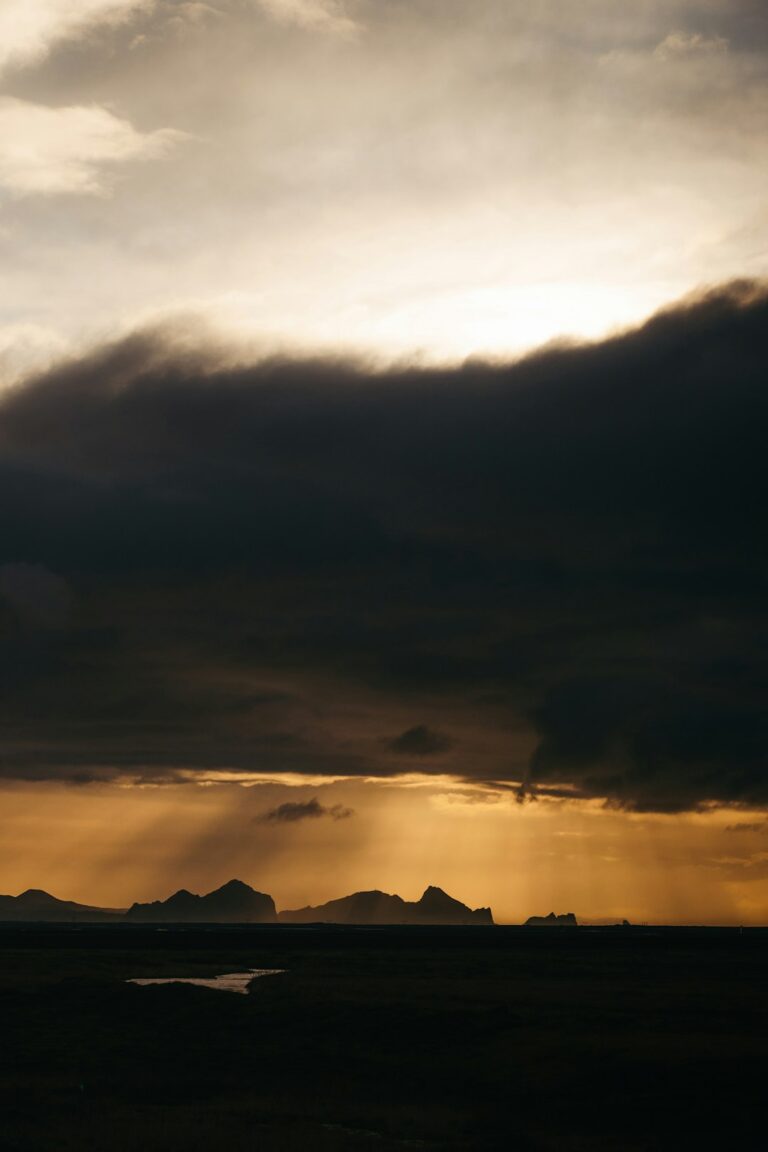 April 19, 2026: Overcast Skies and a Crisp 5.6 °C Breeze in Stykkishólmur