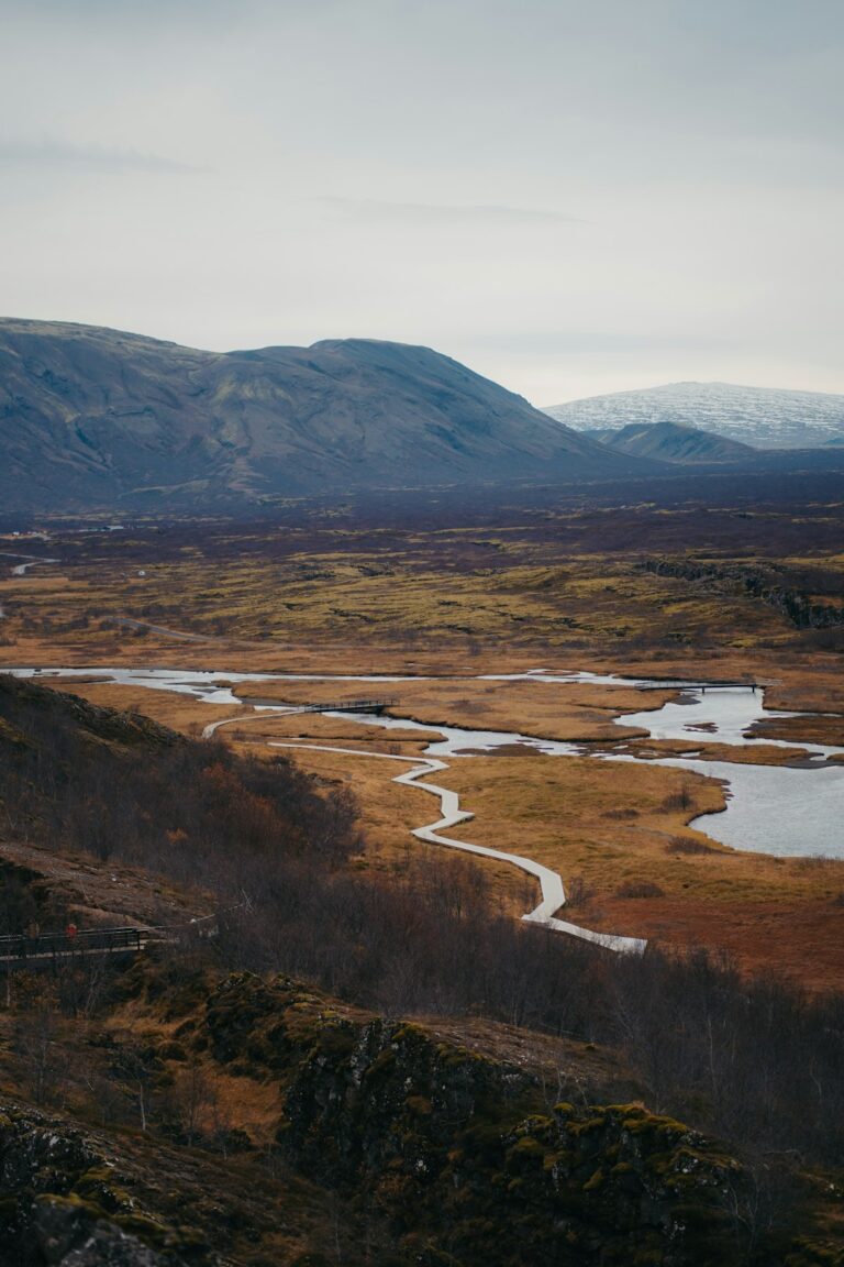 April 17, 2026 – Stykkishólmur Welcomes Spring with 6.8 °C, Partly Cloudy Skies and a Light Coastal Breeze