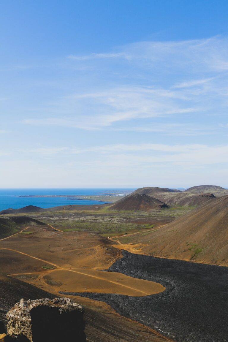 Friday, May 1, 2026 – Crisp 2 °C Morning with Mostly Cloudy Skies at Hvítá
