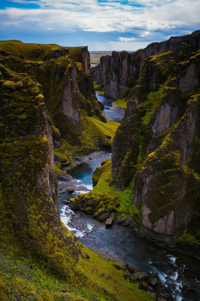 Friday, May 1, 2026 – Crisp 2°C Morning with Clear Skies in Stykkishólmur