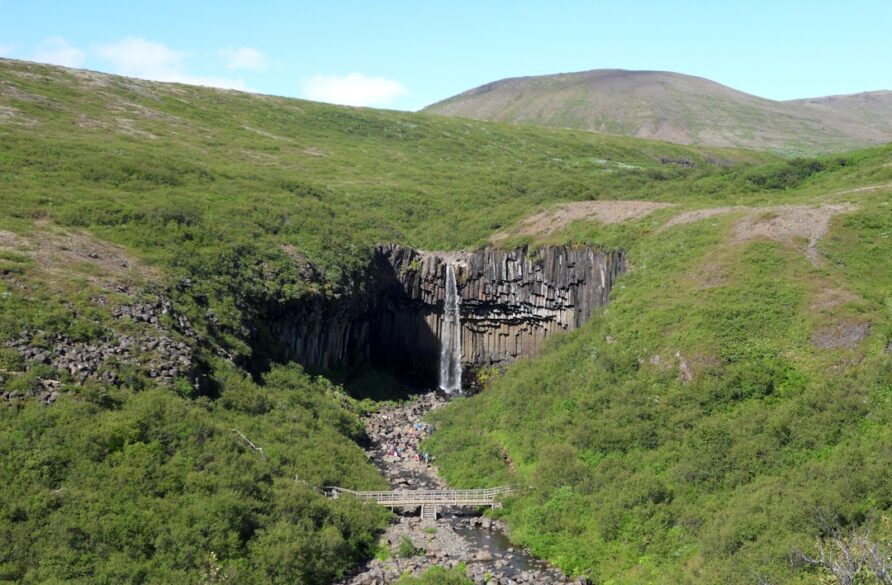 How to Avoid Crowded Hot Springs