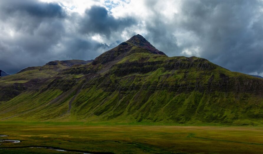 Staying Safe Near Icelandic Hot Springs